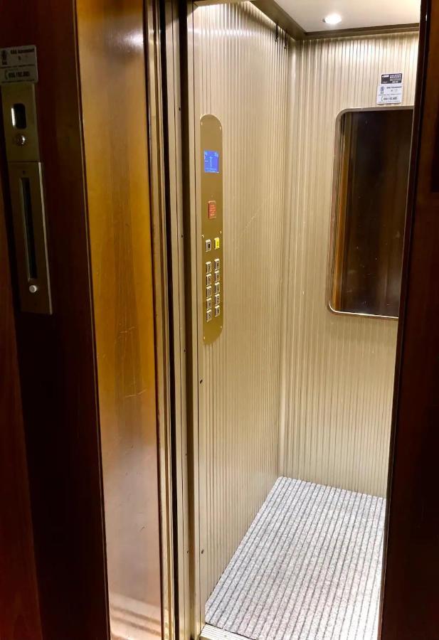 Luxury 2 Bedroom Apartament, Close To San Siro, Fiera And 10 Min Metro To Duomo Milan Luaran gambar