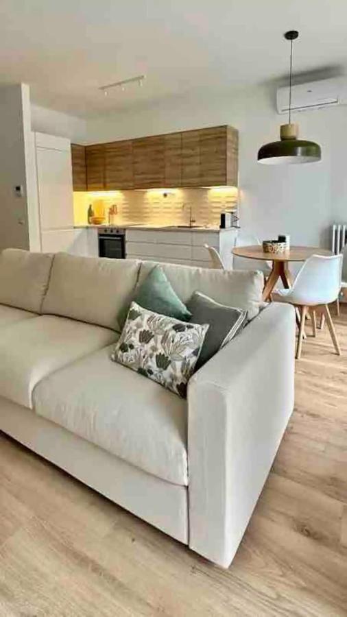 Luxury 2 Bedroom Apartament, Close To San Siro, Fiera And 10 Min Metro To Duomo Milan Luaran gambar